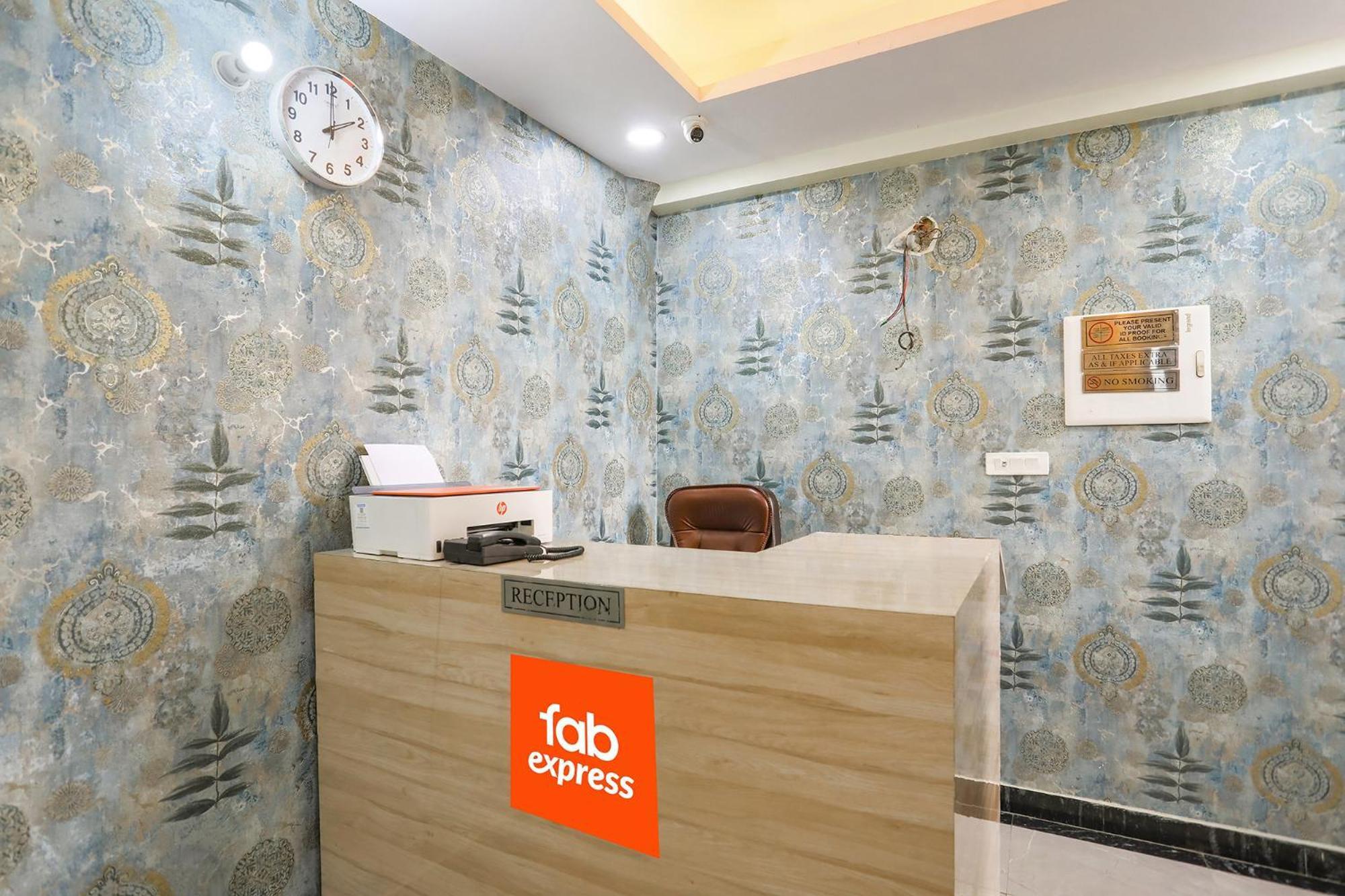 Fabhotel Sm Palace Chinhat Zewnętrze zdjęcie
